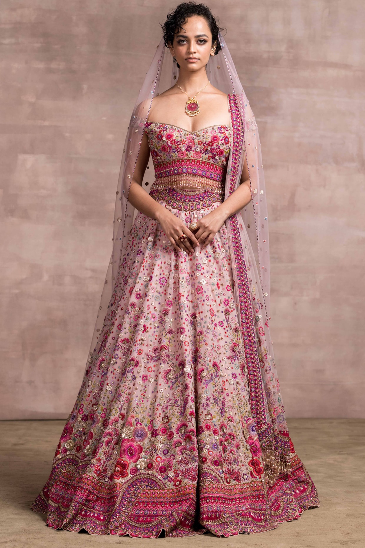 tarun-tahiliani-couture-collection-icw-2016-dresses-13-bridal-grooms-lehenga-outfit  – INDIAN BLING WEDDINGS