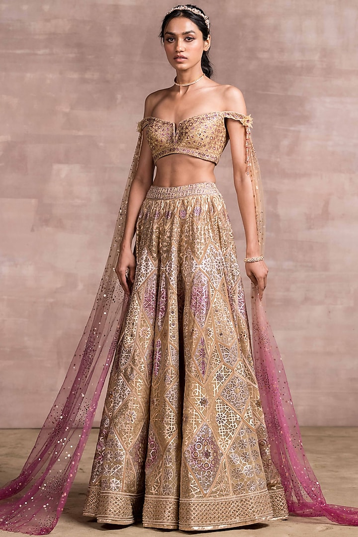 Fuchsia Embellished Kalidar Bridal Lehenga Set by Tarun Tahiliani at Pernia's Pop Up Shop