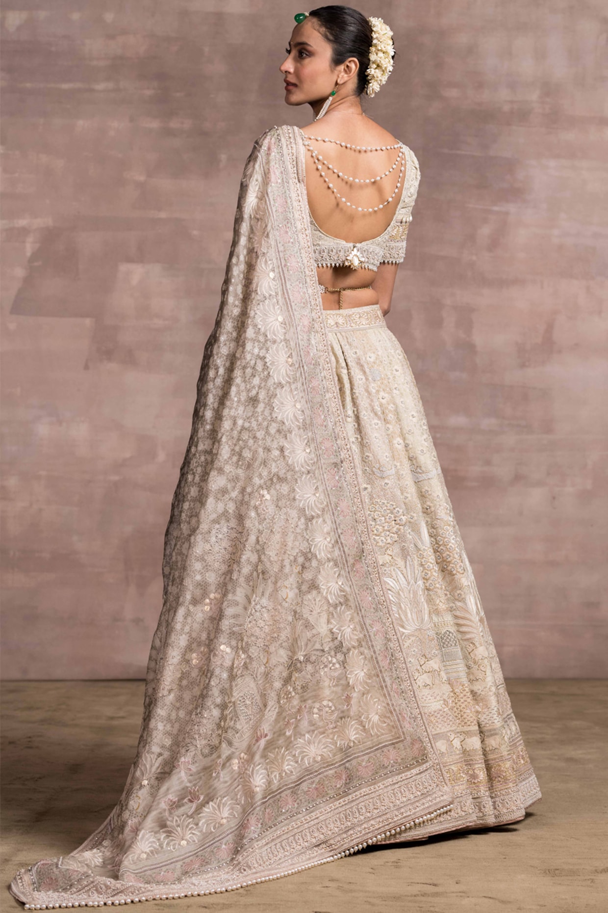 Tarun Tahiliani's Spring Summer Collection Is Perfect For Weddings