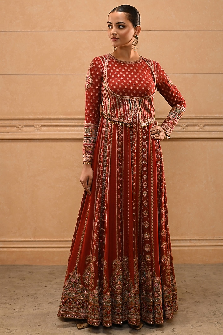 Red Georgette Mirror Embellished Bridal Anarkali Set by Tarun Tahiliani at Pernia's Pop Up Shop