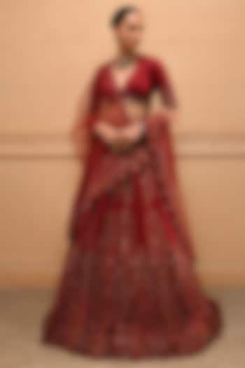 Red Silk Dupion Cutdana Hand Embroidered Bridal Bridal Lehenga Set by Tarun Tahiliani at Pernia's Pop Up Shop