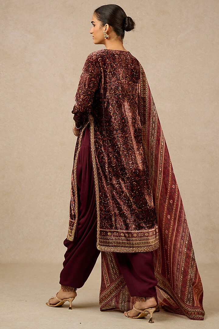 Wine Velvet Hand Embroidered Kurta Set by Tarun Tahiliani at Pernia's Pop Up Shop