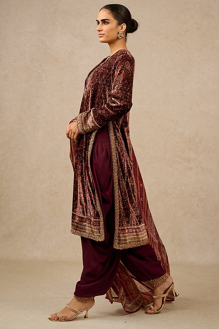 Wine Velvet Hand Embroidered Kurta Set by Tarun Tahiliani at Pernia's Pop Up Shop