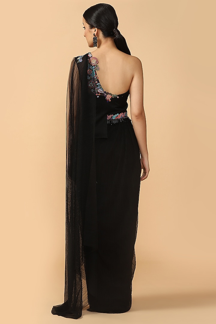 Black Embroidered Pre-Draped Reception Saree With Belt by Tarun Tahiliani at Pernia's Pop Up Shop