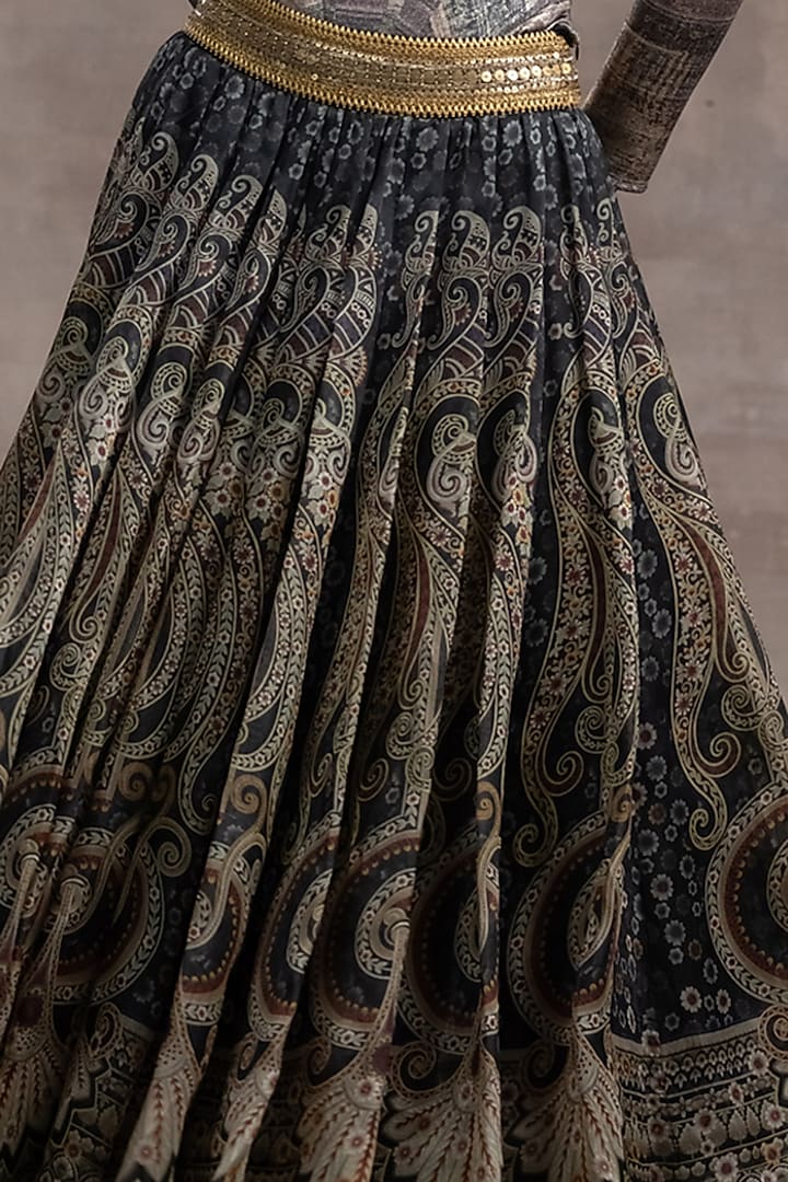 Black Embroidered Skirt Set by Tarun Tahiliani at Pernia's Pop Up Shop