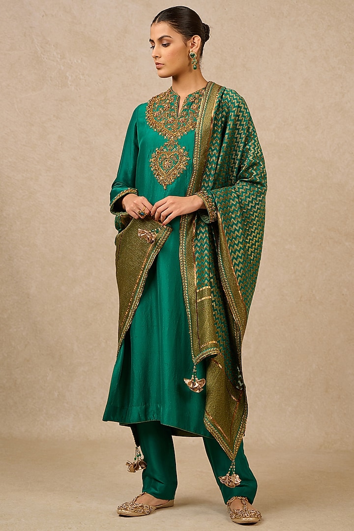 Emerald Silk Dupion Marori Embroidered Kurta Set by Tarun Tahiliani at Pernia's Pop Up Shop