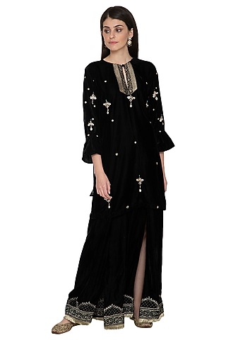 Black Embroidered Tunic With Pants by Tara Thakur