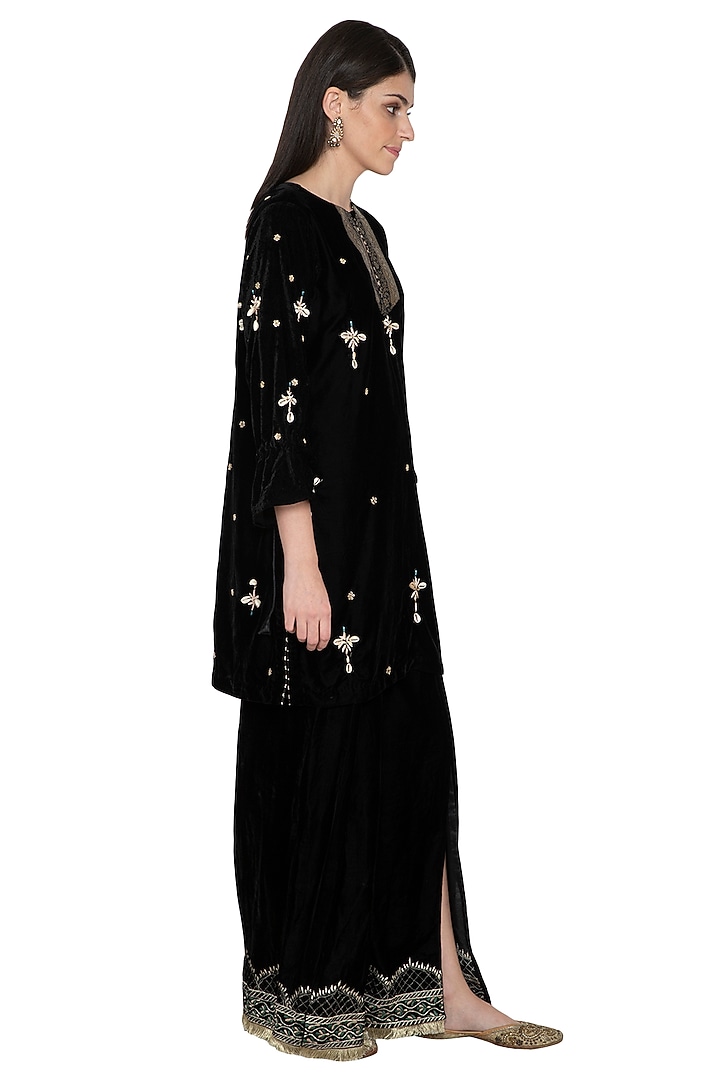 Black Embroidered Tunic With Pants by Tara Thakur at Pernia's Pop Up Shop