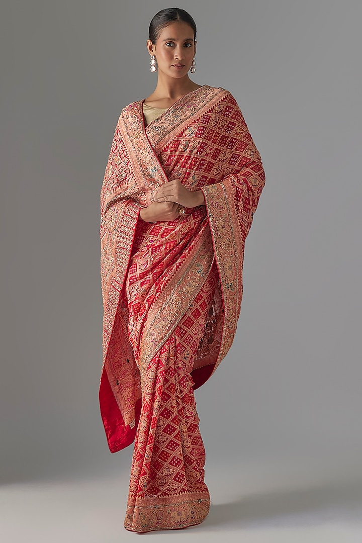 Red Bandhani Zardosi Hand Work Wedding Saree Set by TATWAMM Couture at Pernia's Pop Up Shop