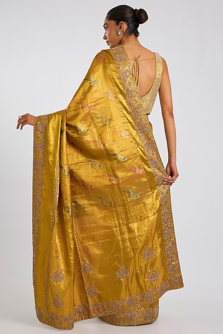 Gold Kanjivaram Reception Saree Set by TATWAMM By Abhishek & Vinita at Pernia's Pop Up Shop