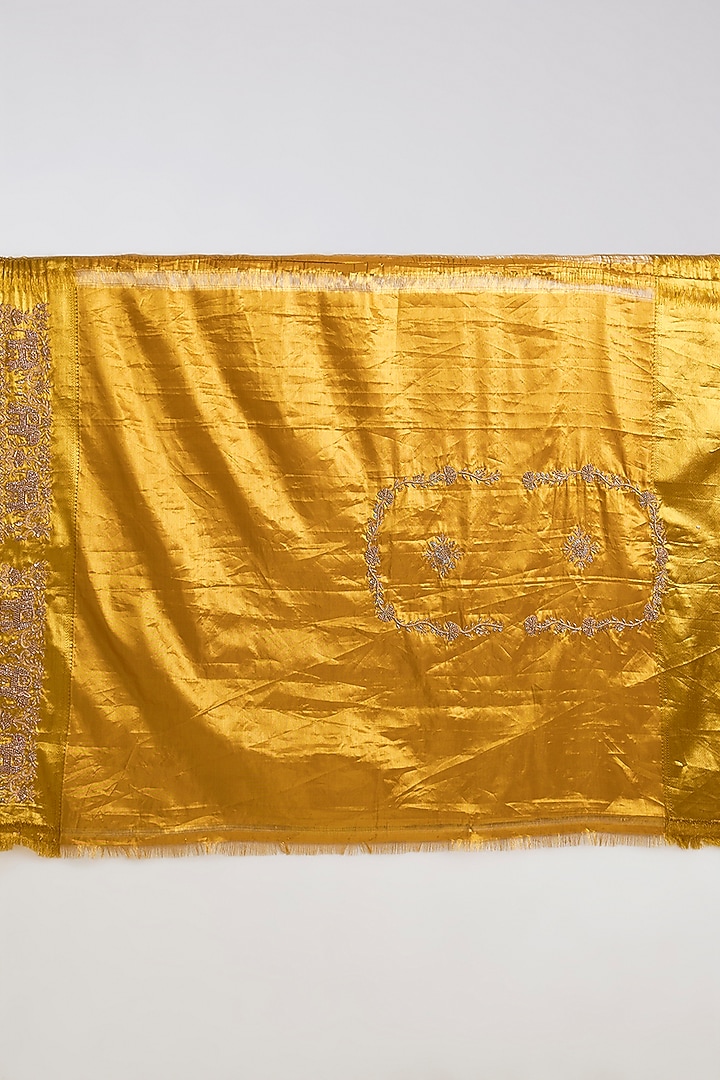 Gold Kanjivaram Reception Saree Set by TATWAMM By Abhishek & Vinita at Pernia's Pop Up Shop