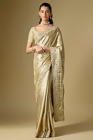 Silver Kanjivaram Silk Saree Set by TATWAMM By Abhishek & Vinita