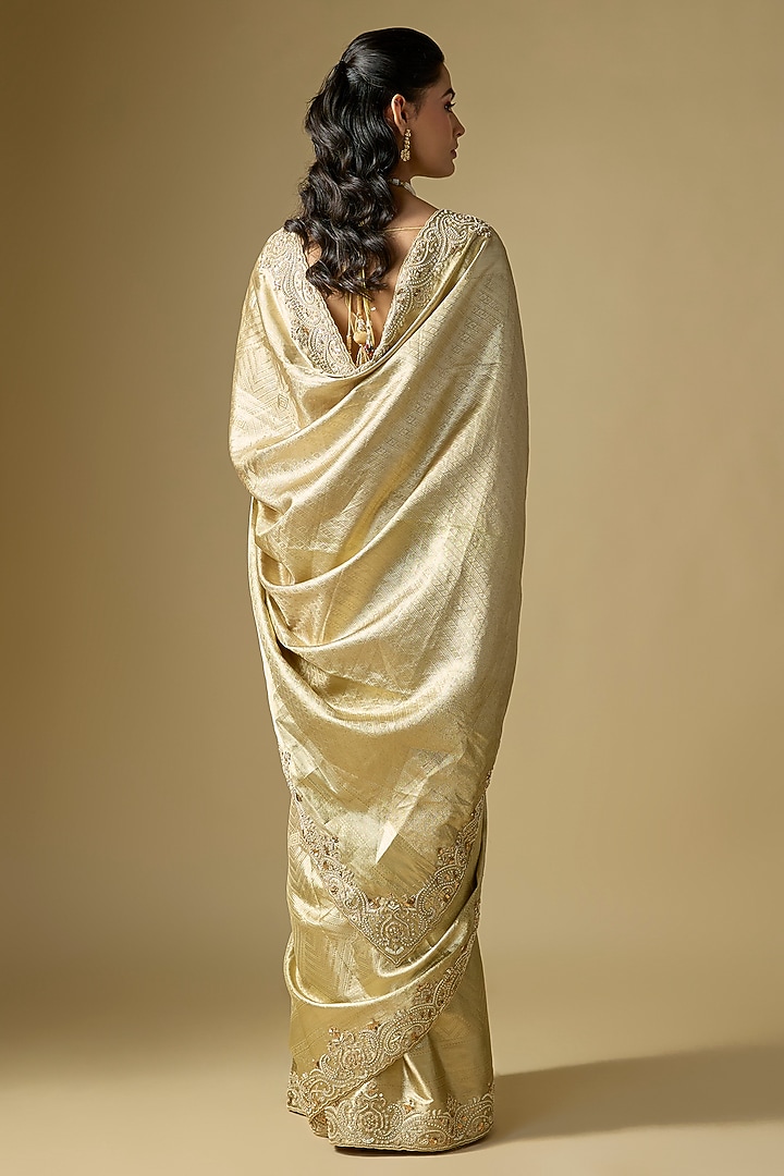 Silver Kanjivaram Silk Reception Saree Set by TATWAMM By Abhishek & Vinita at Pernia's Pop Up Shop