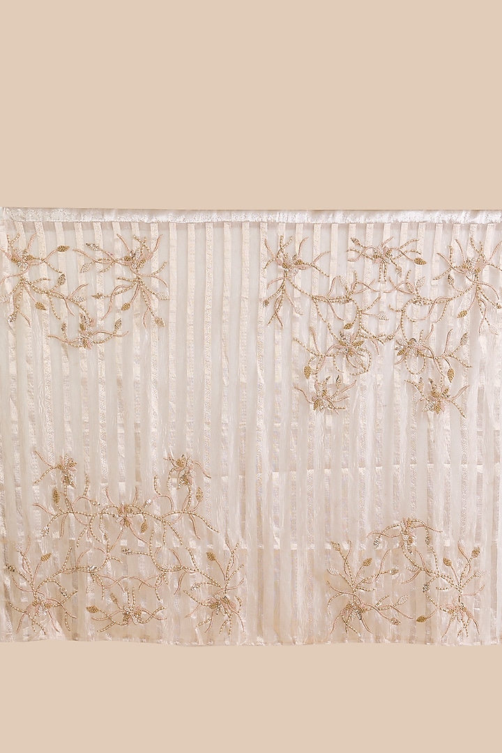 Silver Kanjivaram Wedding Saree Set by TATWAMM By Abhishek & Vinita at Pernia's Pop Up Shop