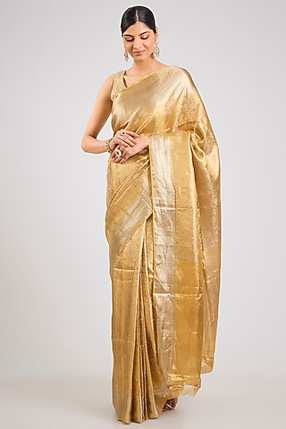 Gold Kanjeevaram Silk Saree Set by TATWAMM By Abhishek & Vinita