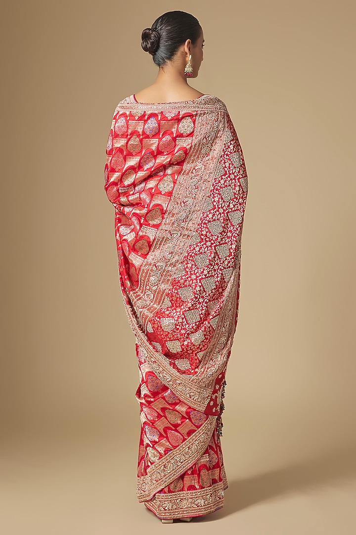 Red Banarasi Hand Work Reception Saree Set by TATWAMM By Abhishek & Vinita at Pernia's Pop Up Shop