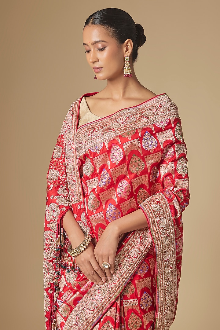 Red Banarasi Hand Work Reception Saree Set by TATWAMM By Abhishek & Vinita at Pernia's Pop Up Shop