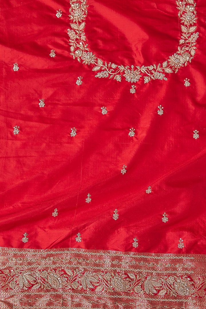 Red Banarasi Hand Work Reception Saree Set by TATWAMM By Abhishek & Vinita at Pernia's Pop Up Shop