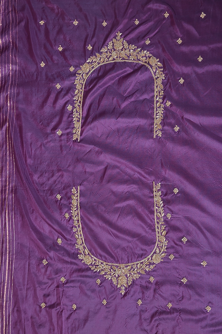 Purple Banarasi Handwork Reception Saree Set by TATWAMM By Abhishek & Vinita at Pernia's Pop Up Shop