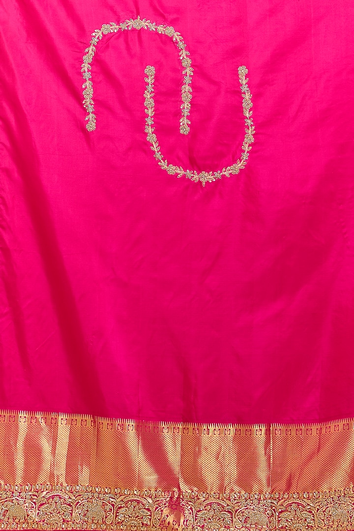 Off-White & Pink Kanchivaram Embroidered Reception Saree by TATWAMM By Abhishek & Vinita at Pernia's Pop Up Shop