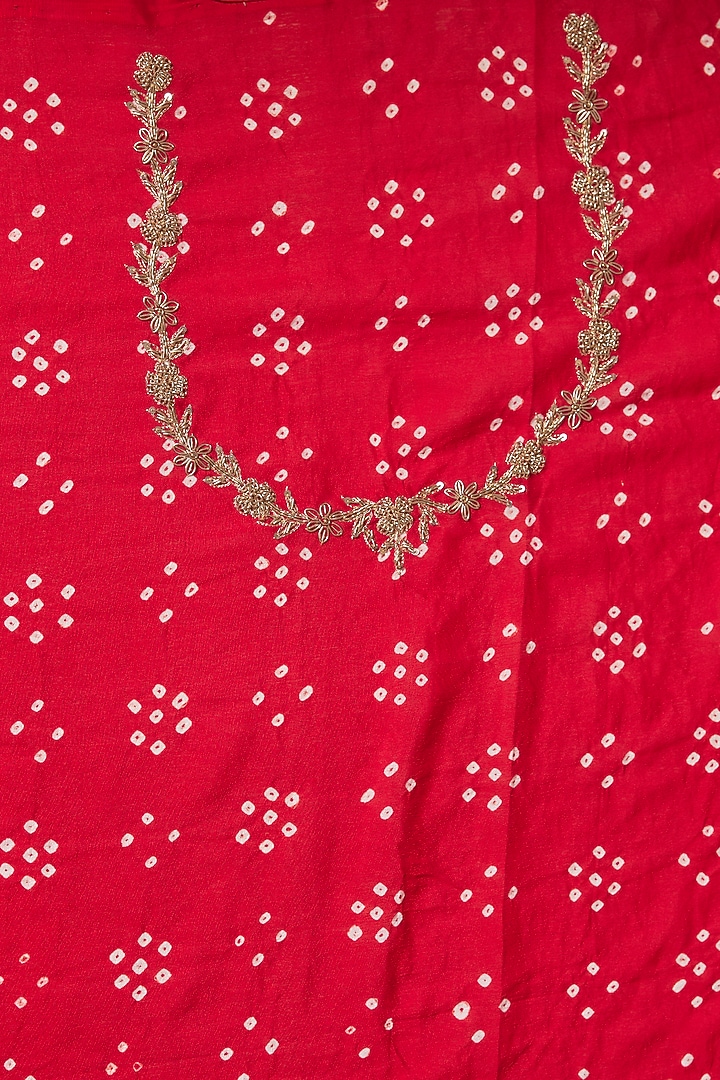Red Bandhani Handwork Reception Saree Set by TATWAMM By Abhishek & Vinita at Pernia's Pop Up Shop