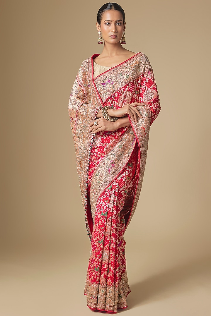 Red Bandhani Handwork Reception Saree Set by TATWAMM By Abhishek & Vinita at Pernia's Pop Up Shop