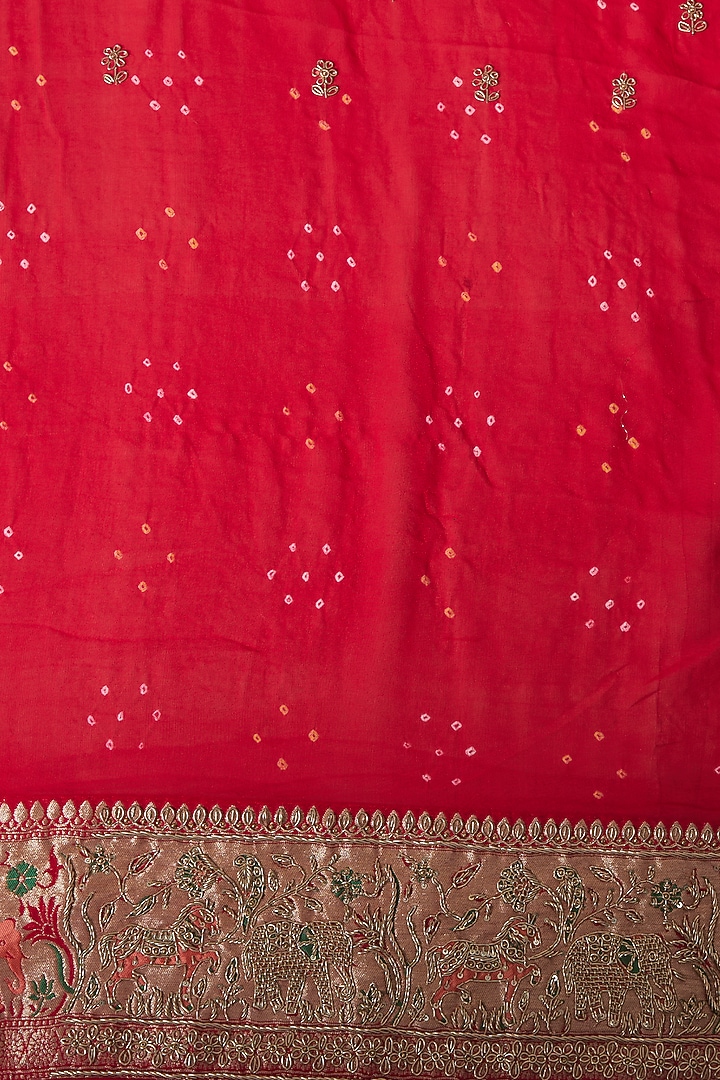 Red Bandhani Handwork Reception Saree Set by TATWAMM By Abhishek & Vinita at Pernia's Pop Up Shop