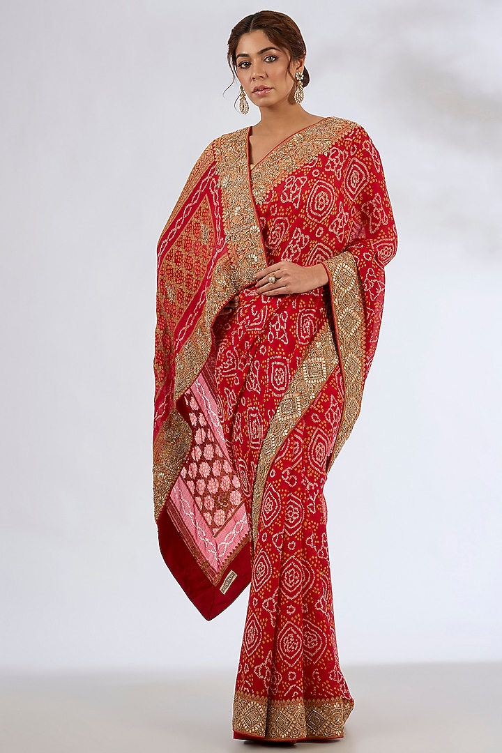 Red Bandhani Reception Saree Set by TATWAMM By Abhishek & Vinita at Pernia's Pop Up Shop