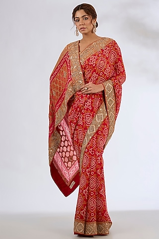 Red Bandhani Saree Set by TATWAMM By Abhishek & Vinita