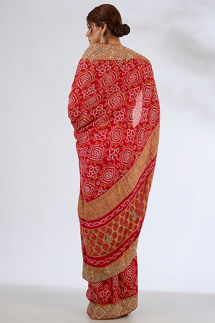 Red Bandhani Reception Saree Set by TATWAMM By Abhishek & Vinita at Pernia's Pop Up Shop