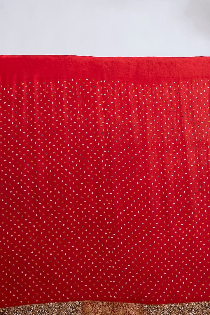 Red Bandhani Reception Saree Set by TATWAMM By Abhishek & Vinita at Pernia's Pop Up Shop