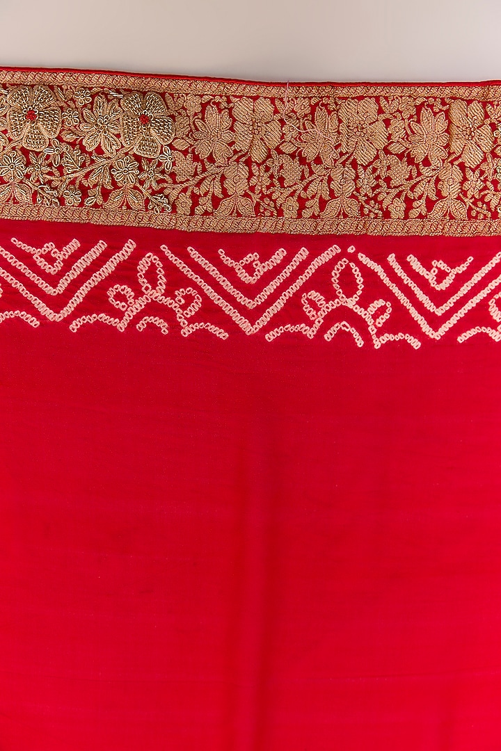 Red Georgette Zardosi Work Bandhani Reception Saree Set by TATWAMM By Abhishek & Vinita at Pernia's Pop Up Shop