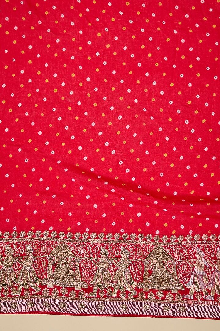 Red Bandhani Zardosi Work Reception Saree Set by TATWAMM By Abhishek & Vinita at Pernia's Pop Up Shop