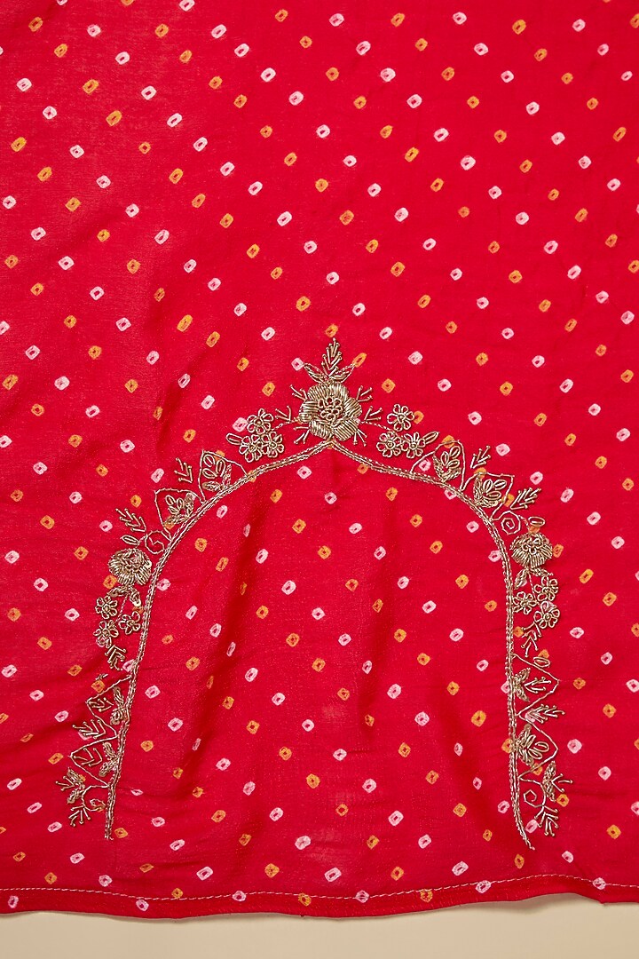 Red Bandhani Zardosi Work Reception Saree Set by TATWAMM By Abhishek & Vinita at Pernia's Pop Up Shop