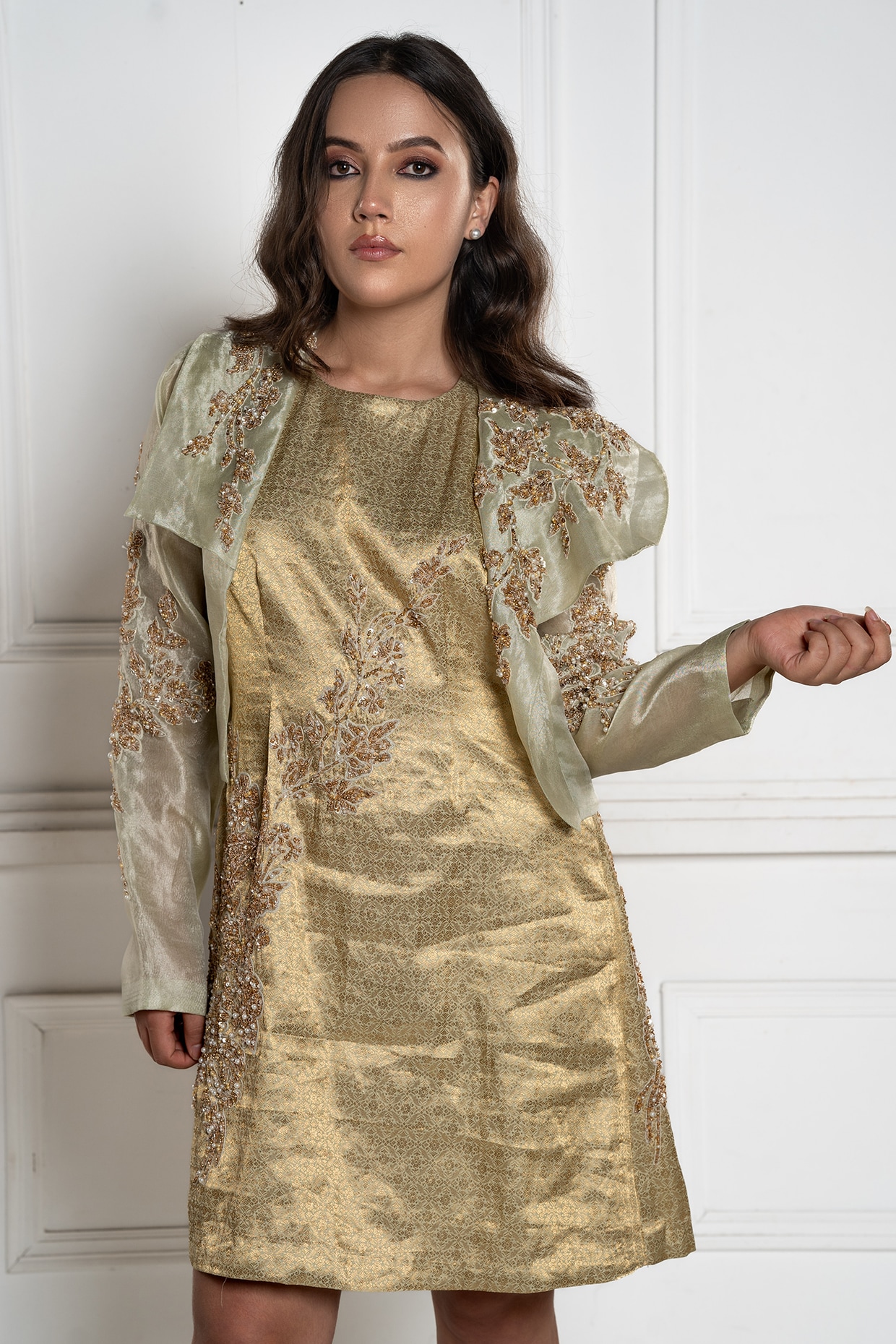 Beautiful kurti with printed jacket. | Trendy dress outfits, Party wear  dresses, Boutique dress designs