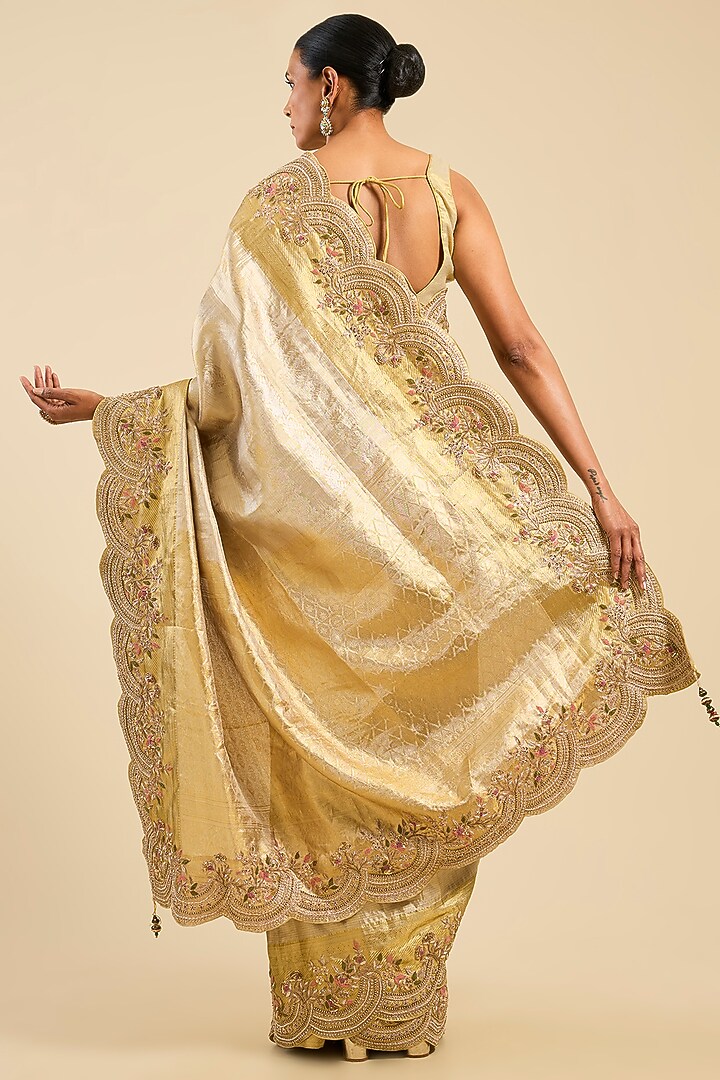 Golden Kanjivaram Reception Saree Set by TATWAMM By Abhishek & Vinita at Pernia's Pop Up Shop