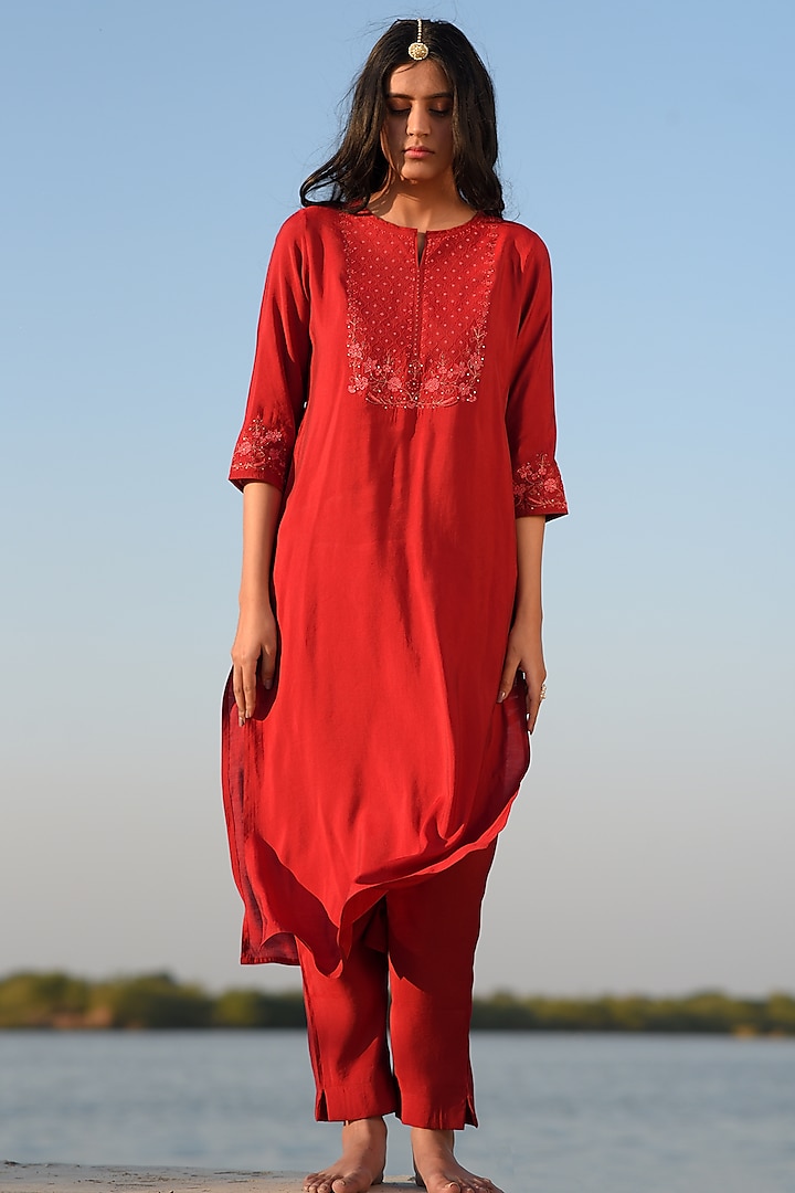 Red Viscose Katan Silk Embroidered Kurta Set by TATWA at Pernia's Pop Up Shop