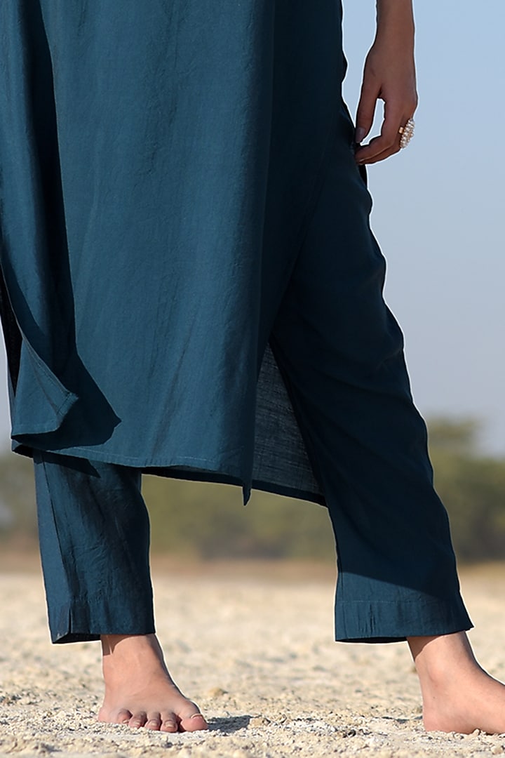 Blue Viscose Katan Silk Embroidered Kurta Set by TATWA at Pernia's Pop Up Shop