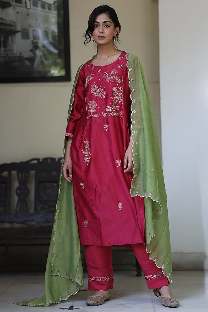 Magenta Pink Handloom Chanderi Silk Resham Thread Work Kurta Set by TATWA