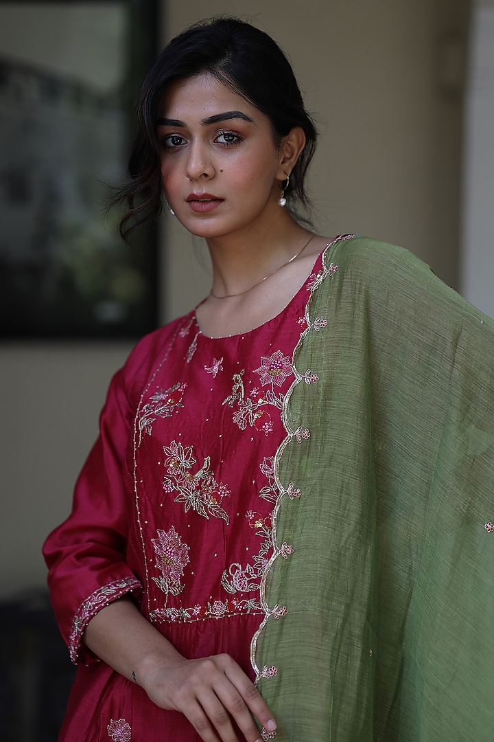 Magenta Pink Handloom Chanderi Silk Resham Thread Work Kurta Set by TATWA at Pernia's Pop Up Shop