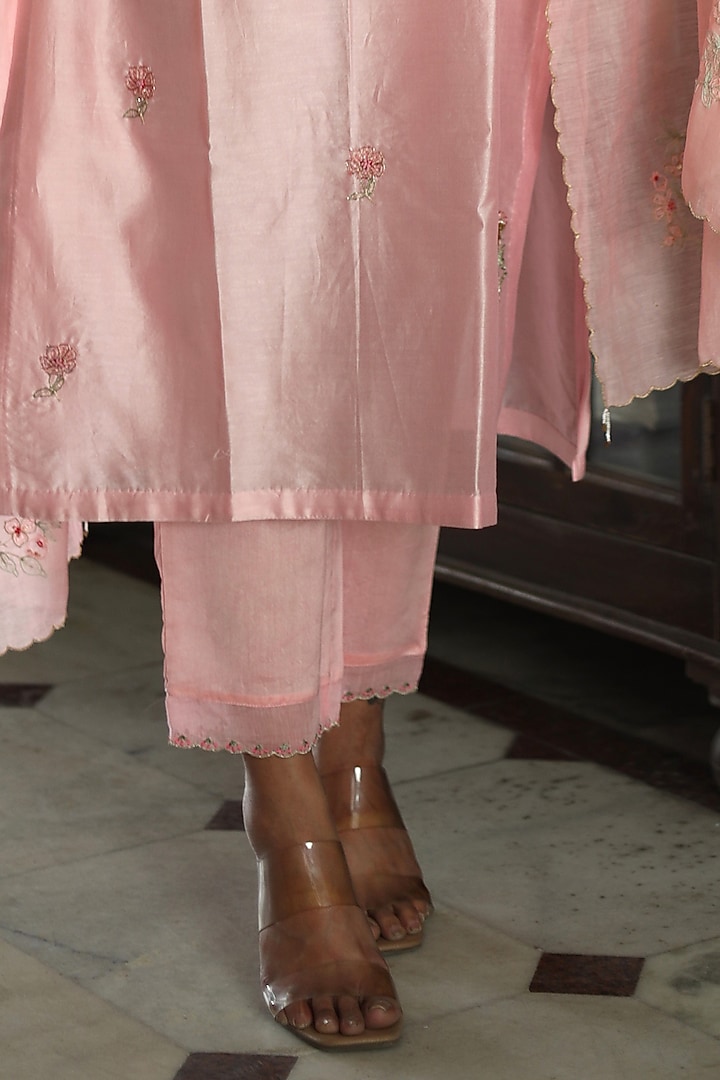 Blush Pink Handloom Chanderi Silk Resham Thread Work Kurta Set by TATWA at Pernia's Pop Up Shop