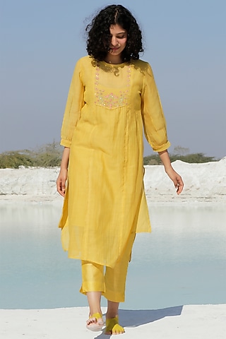 Mustard Chanderi Embroidered Kurta Set by TATWA