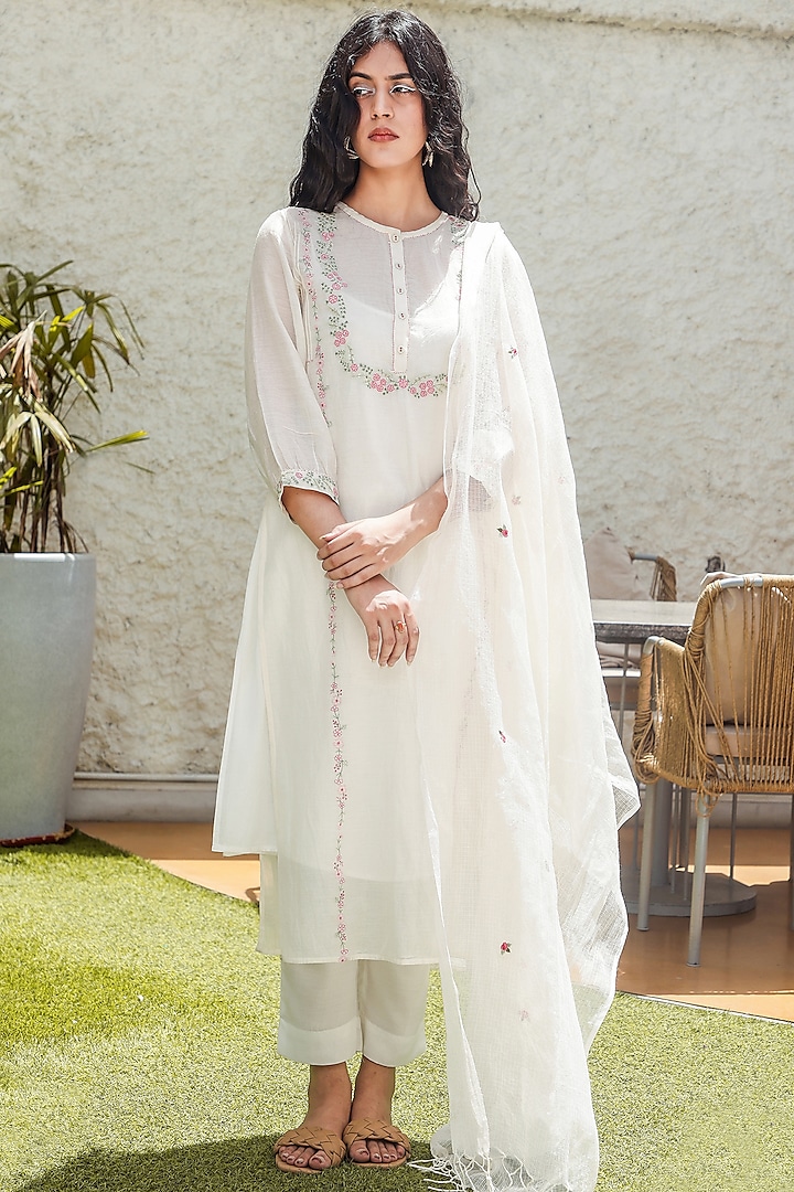 White Chanderi Embroidered Kurta Set by TATWA at Pernia's Pop Up Shop