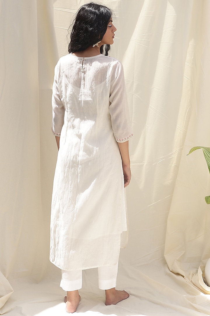 White Chanderi Embroidered Kurta Set by TATWA at Pernia's Pop Up Shop