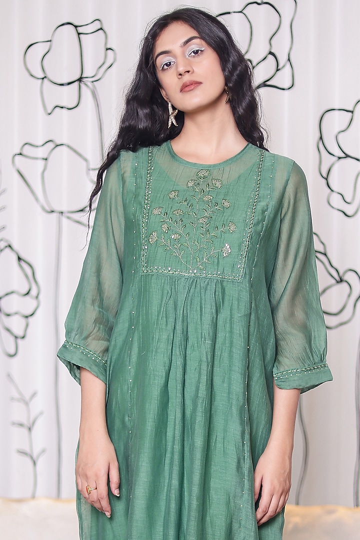 Emerald Green Chanderi Embroidered Kurta Set by TATWA at Pernia's Pop Up Shop