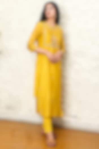 Mustard Yellow Chanderi Embroidered Kurta Set by TATWA at Pernia's Pop Up Shop