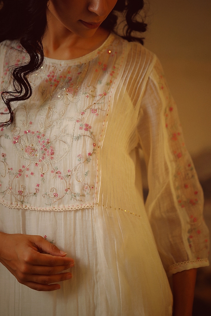 White Handloom Chanderi Embroidered Kurta Set by TATWA at Pernia's Pop Up Shop