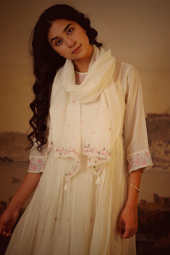 Off-White Blended Cotton Chikankari Embroidered Sherwani Set by TATWA at Pernia's Pop Up Shop