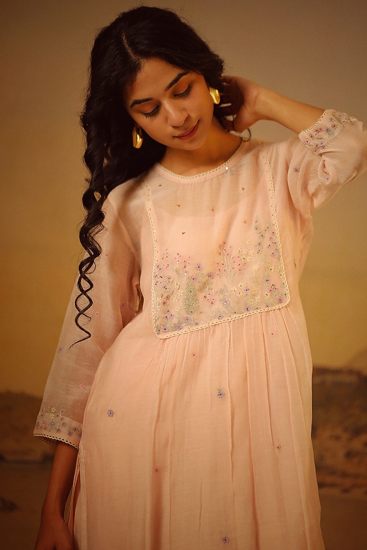 Pink Handloom Chanderi Embroidered Kurta Set by TATWA at Pernia's Pop Up Shop
