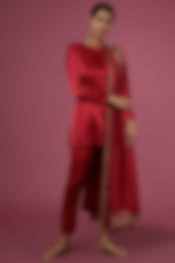 Red Embroidered Kurta Set by The Aarya
